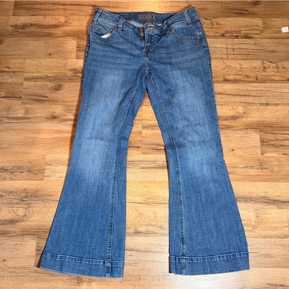Stylish Women's Flare Jeans in Blue